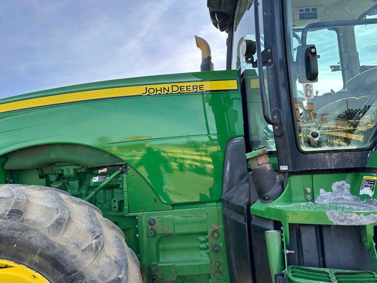 2010-john-deere-8285r-image-25
