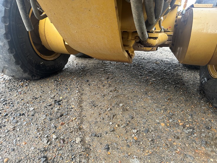 2022-caterpillar-140gc-awd-image-94