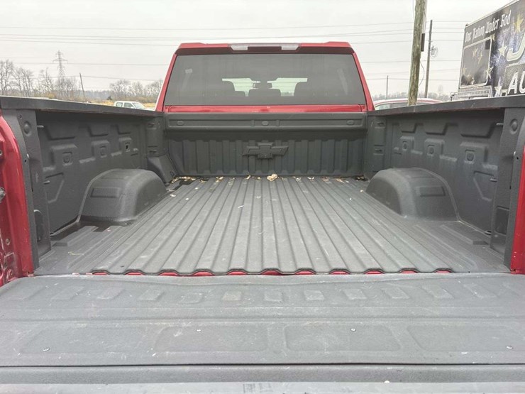 2022-chevrolet-silverado-2500-image-16