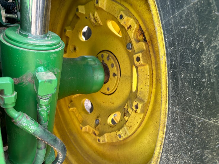2010-john-deere-8360r-image-11
