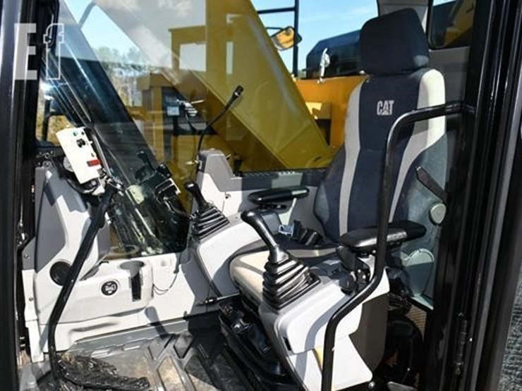 2020-caterpillar-325flcr-image-13