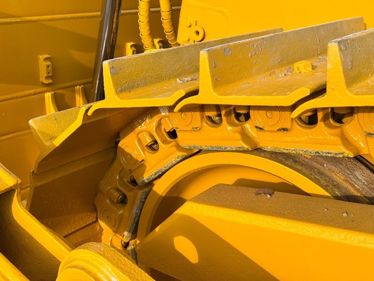 2019-caterpillar-d8t-image-30