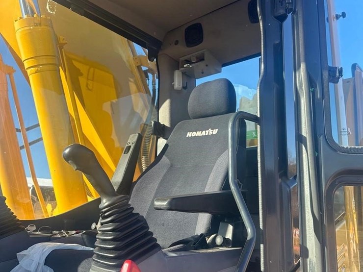 2021-komatsu-pc210-lc-11-image-31