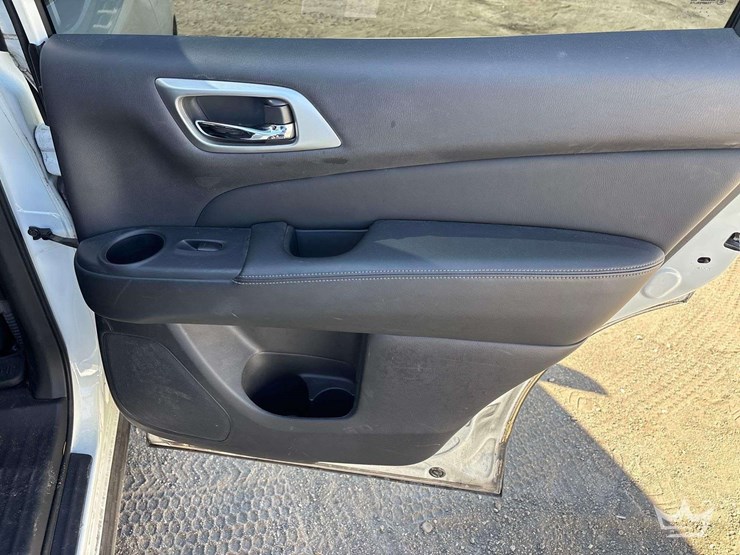 2018-nissan-pathfinder-image-21