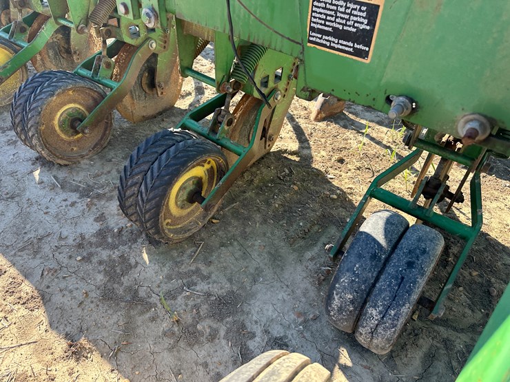 john-deere-16-image-53