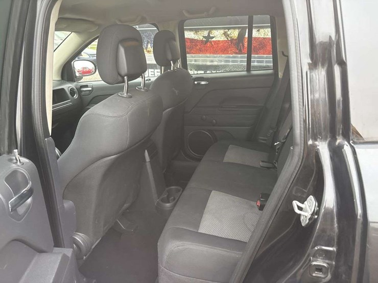 2010-jeep-compass-image-16