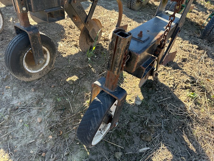 #33726-•-16-row-30"-cultivator-image-5