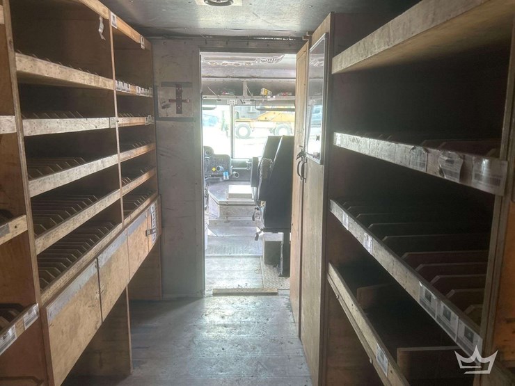 2014-freightliner-mt55-image-26