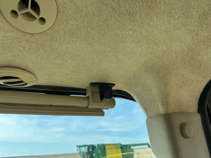 2016-john-deere-8320r-image-71