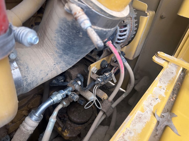 2022-caterpillar-140gc-awd-image-73