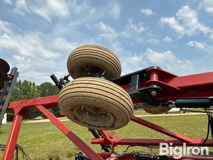 2018-case-ih-345-image-19