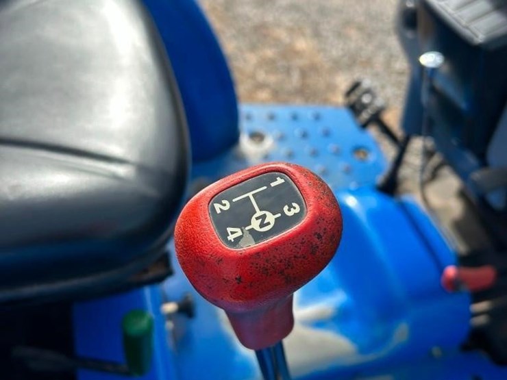 2016-new-holland-workmaster-37-image-32