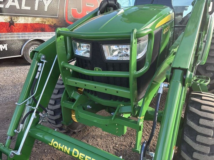 john-deere-4052r-image-13