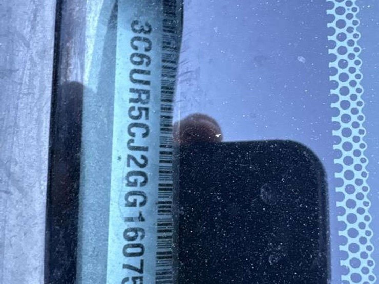 2016-dodge-2500-image-30