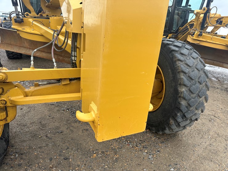 2022-caterpillar-140gc-image-42