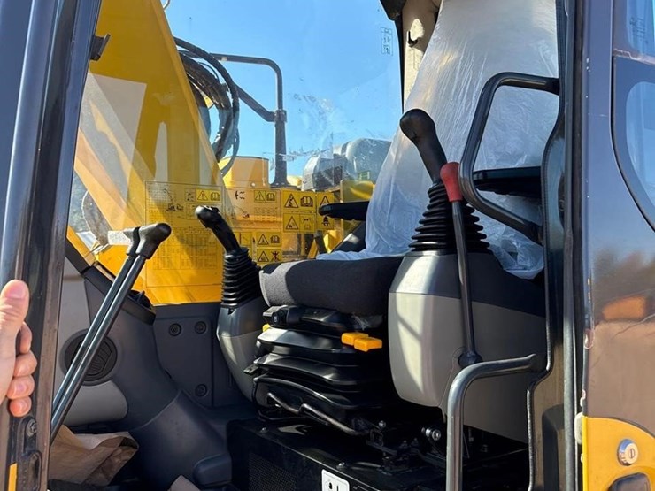 2021-komatsu-pc138us-11-image-22