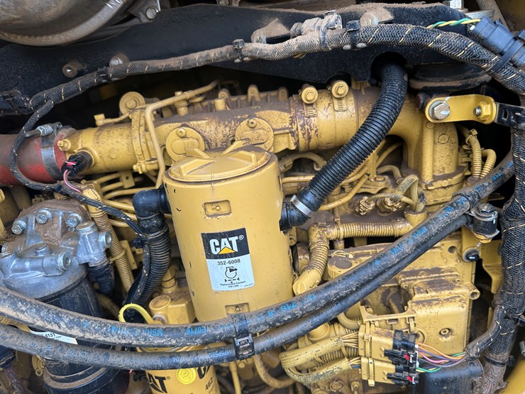 2022-caterpillar-140gc-image-82