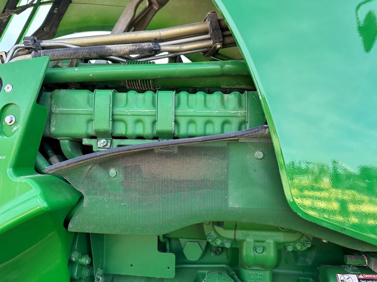 2010-john-deere-8285r-image-43