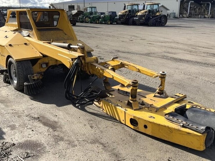 omc-3wmb-s.p.-monoboom-orchard-shaker-image-2