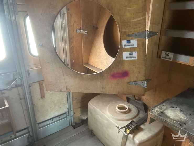 2014-freightliner-mt55-image-24