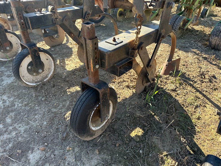 #33726-•-16-row-30"-cultivator-image-6