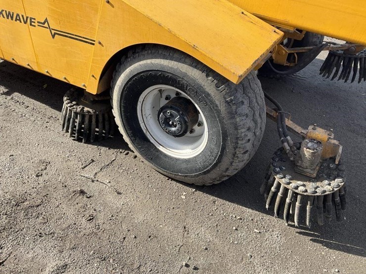 omc-3wmb-s.p.-monoboom-orchard-shaker-image-18