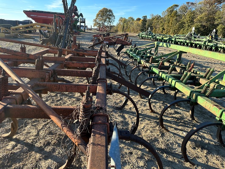 #33755-•-8'-chisel-plow-image-21