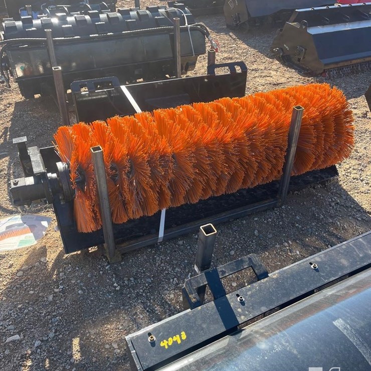 FUTURE 61IN HYDRAULIC SKID STEER SWEEPER