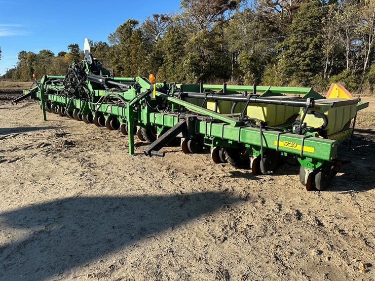 john-deere-1720-image-1