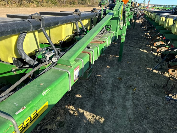 john-deere-1720-image-36