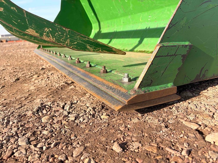 2005-john-deere-6420-image-15