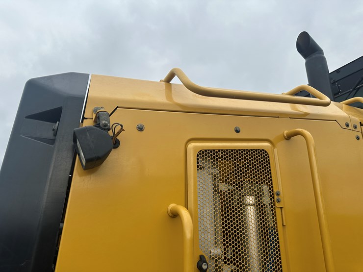 2022-caterpillar-140gc-image-61