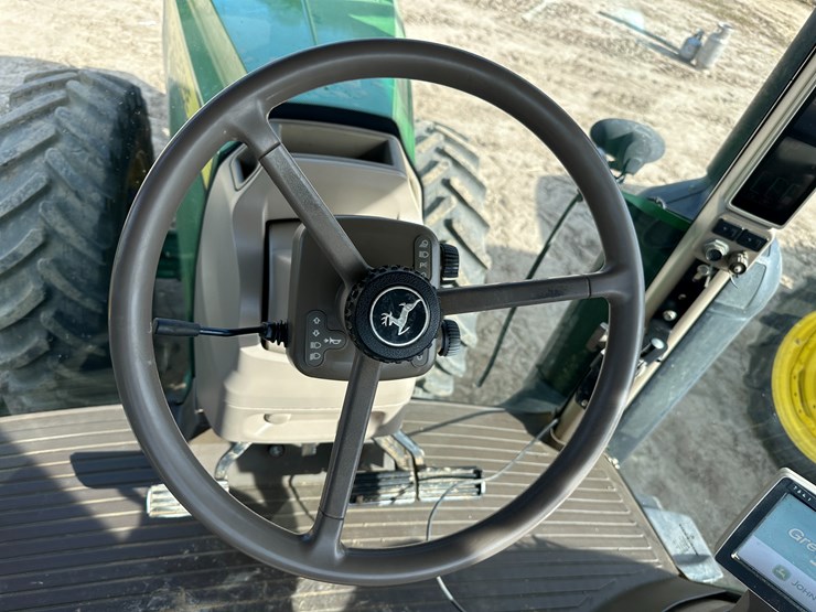 2010-john-deere-8360r-image-57
