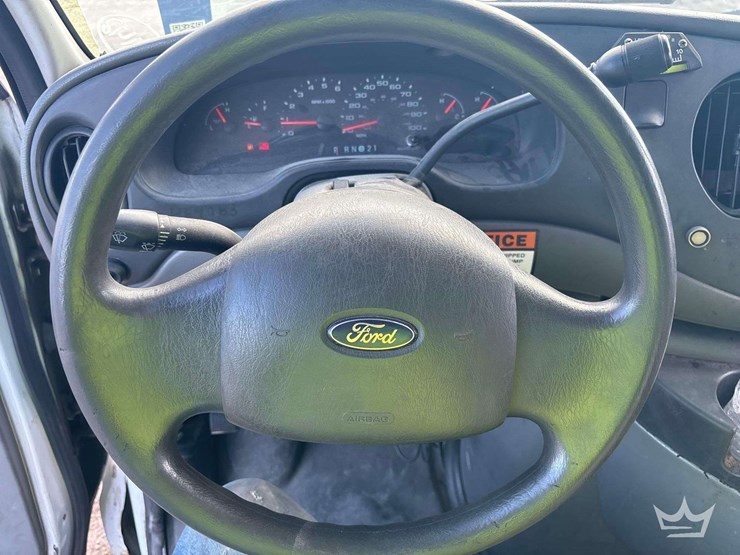 2008-ford-e350-image-11