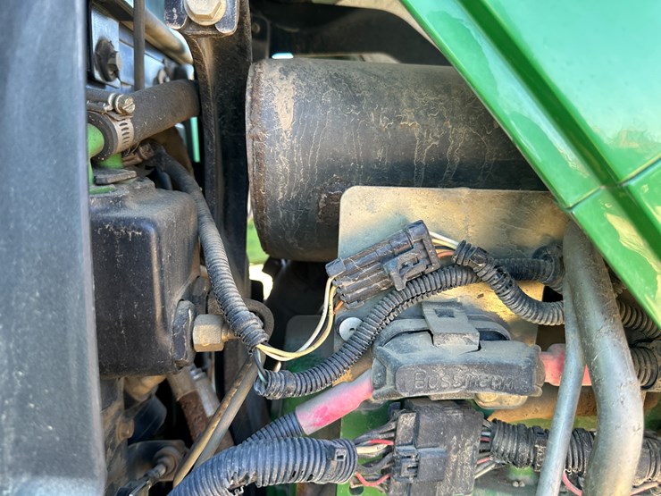 2011-john-deere-5095m-image-50