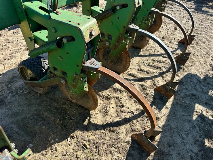 john-deere-16-image-19