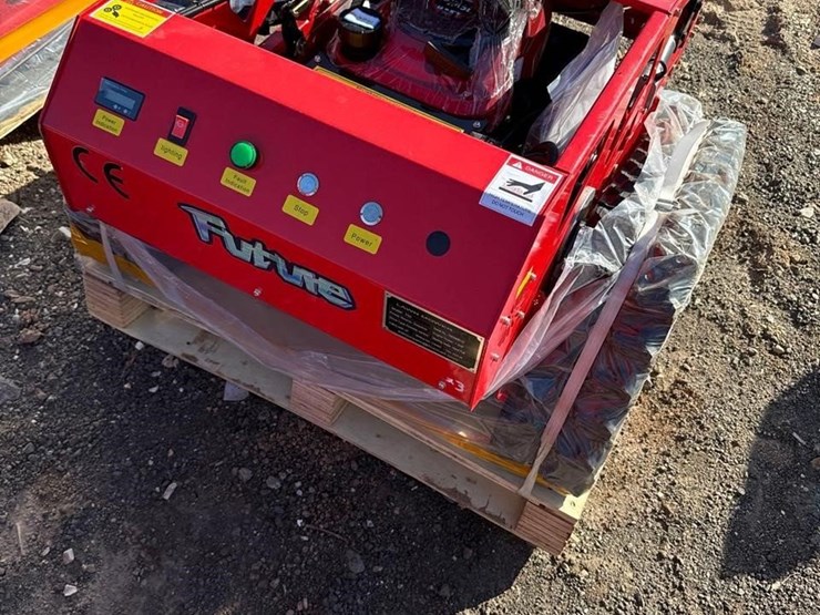 future-remote-controlled-lawn-mower-image-2