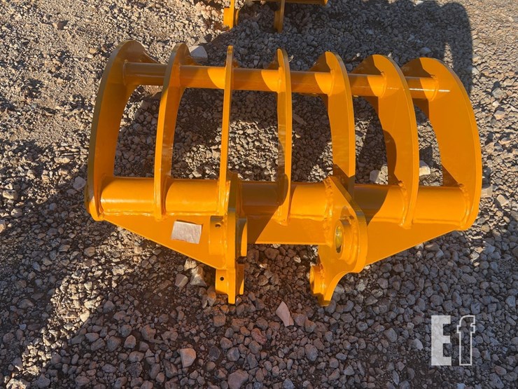 cat305-32in-ripper-rake-attachment-image-2