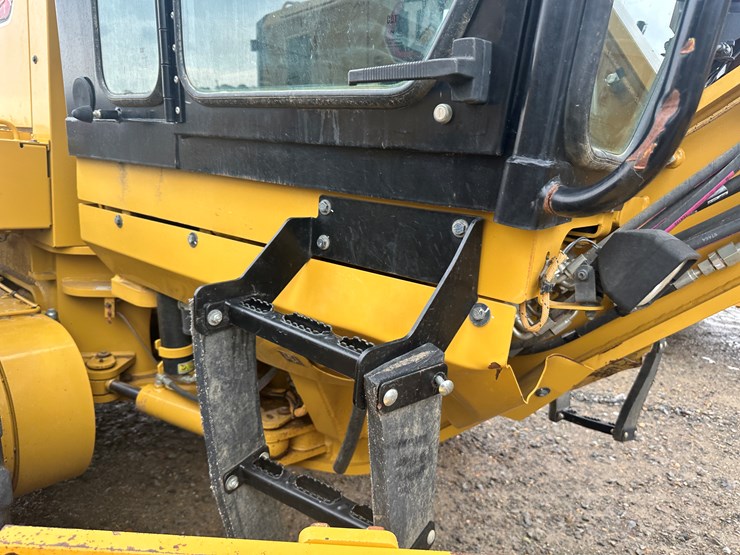 2022-caterpillar-140gc-image-58