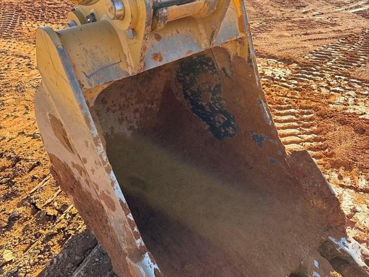 2023-caterpillar-320gc-image-7