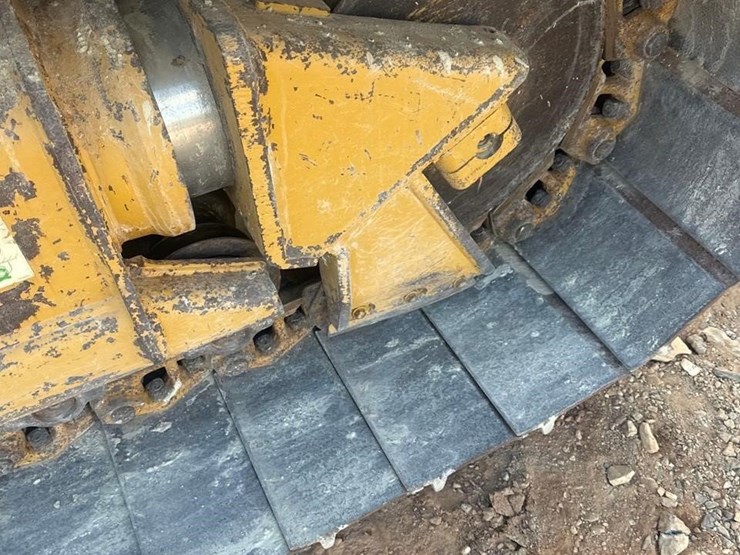 2021-caterpillar-d5-image-34