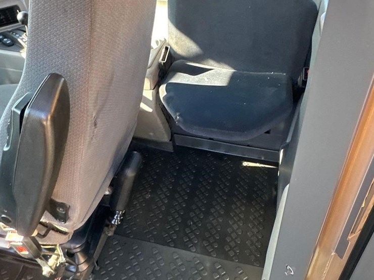 2016-volvo-a30g-image-26