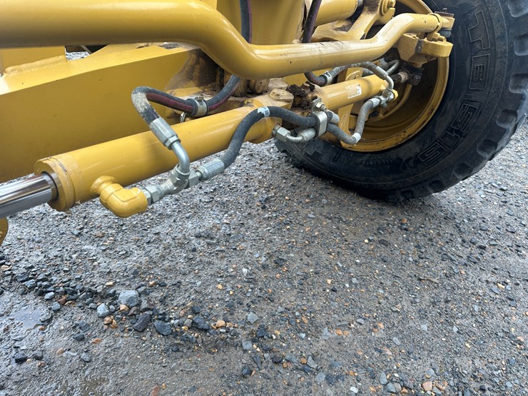 2022-caterpillar-140gc-awd-image-17