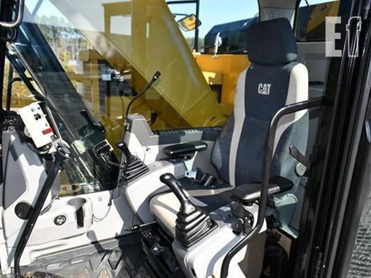 2020-caterpillar-325flcr-image-15