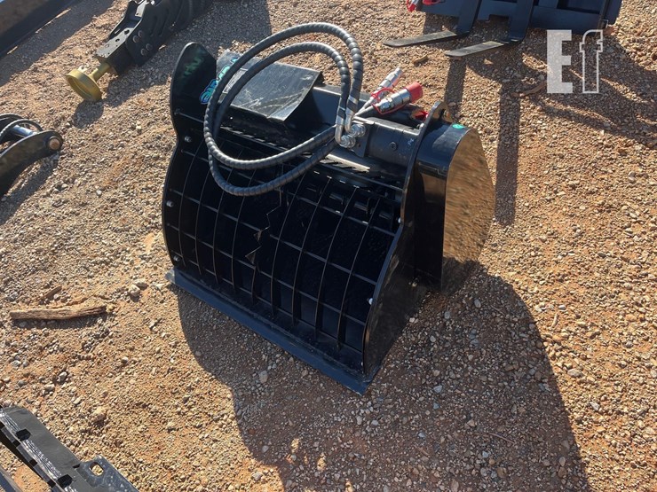 future-jbd-hydraulic-32-in-mini-skid-steer-loader-image-3