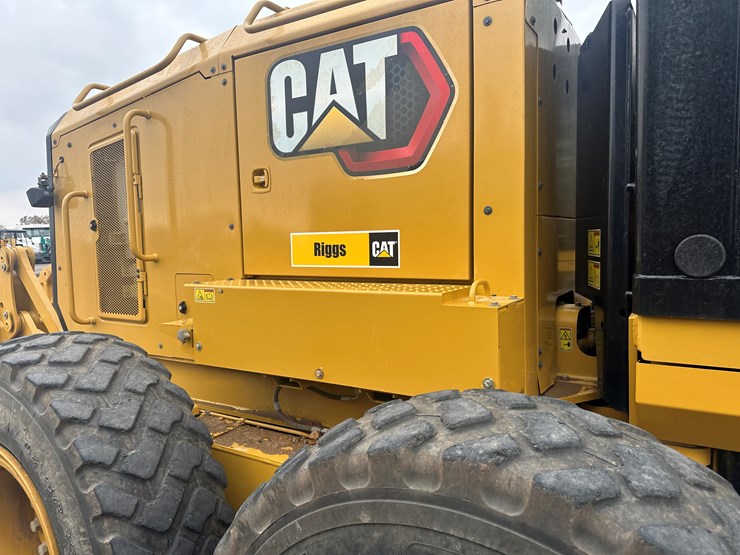 2022-caterpillar-140gc-image-65