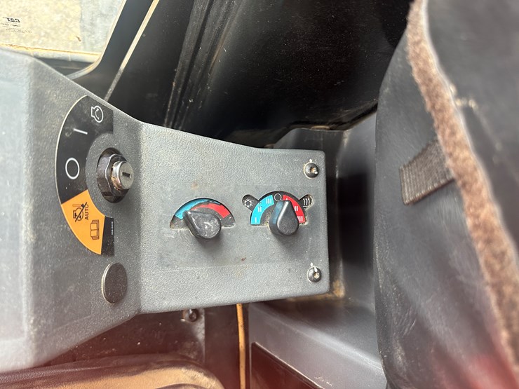 2022-caterpillar-140gc-image-86