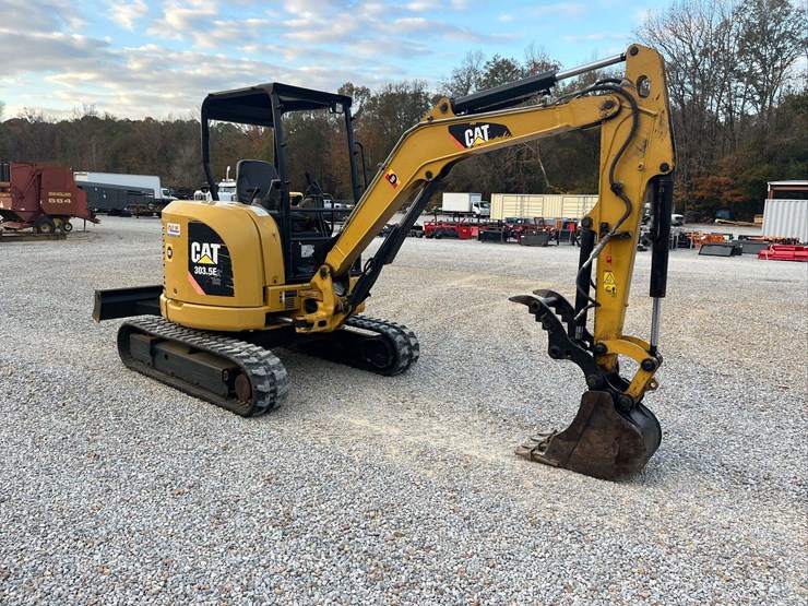 caterpillar-303-image-4