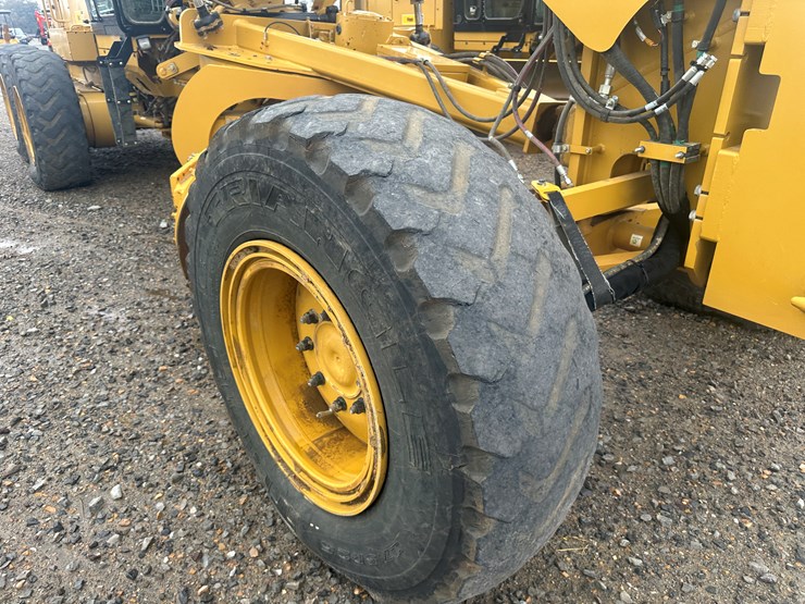 2022-caterpillar-140gc-awd-image-9