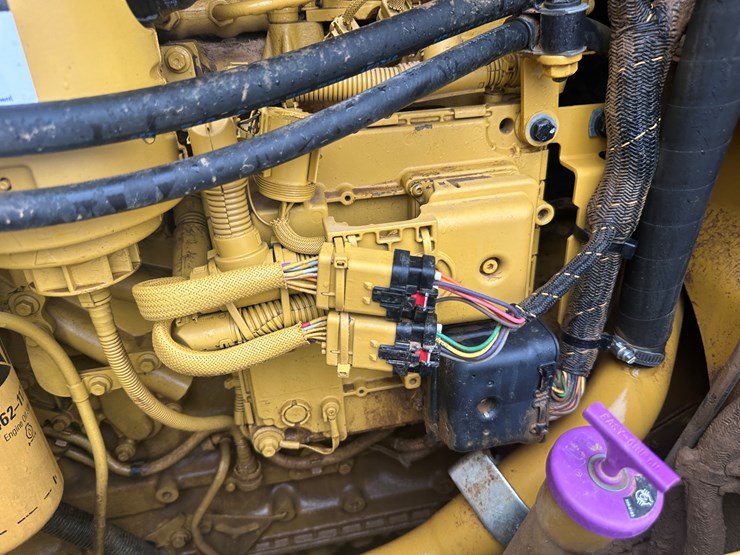 2022-caterpillar-140gc-image-77